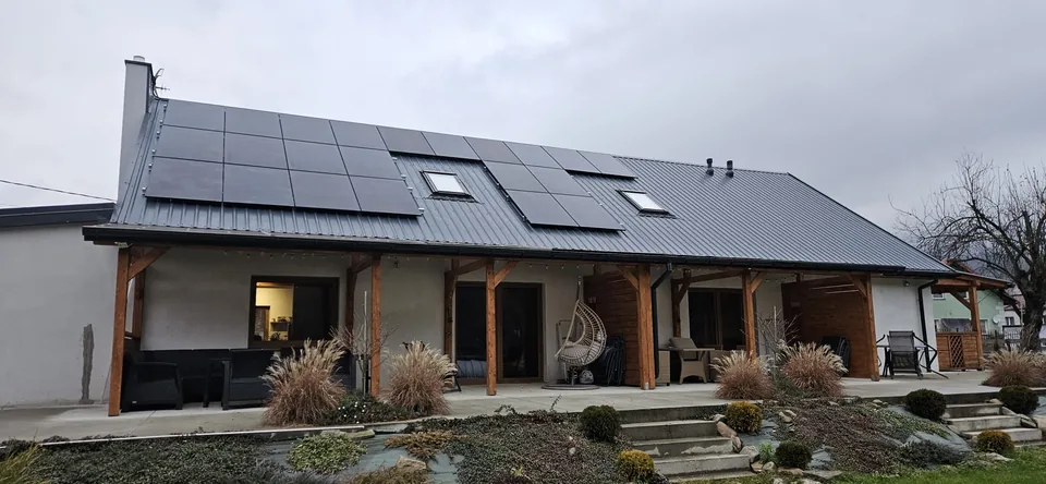 Instalacja na dachu domu parterowego